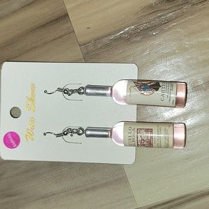 NWT Wine/Champagne Bottle Earrings